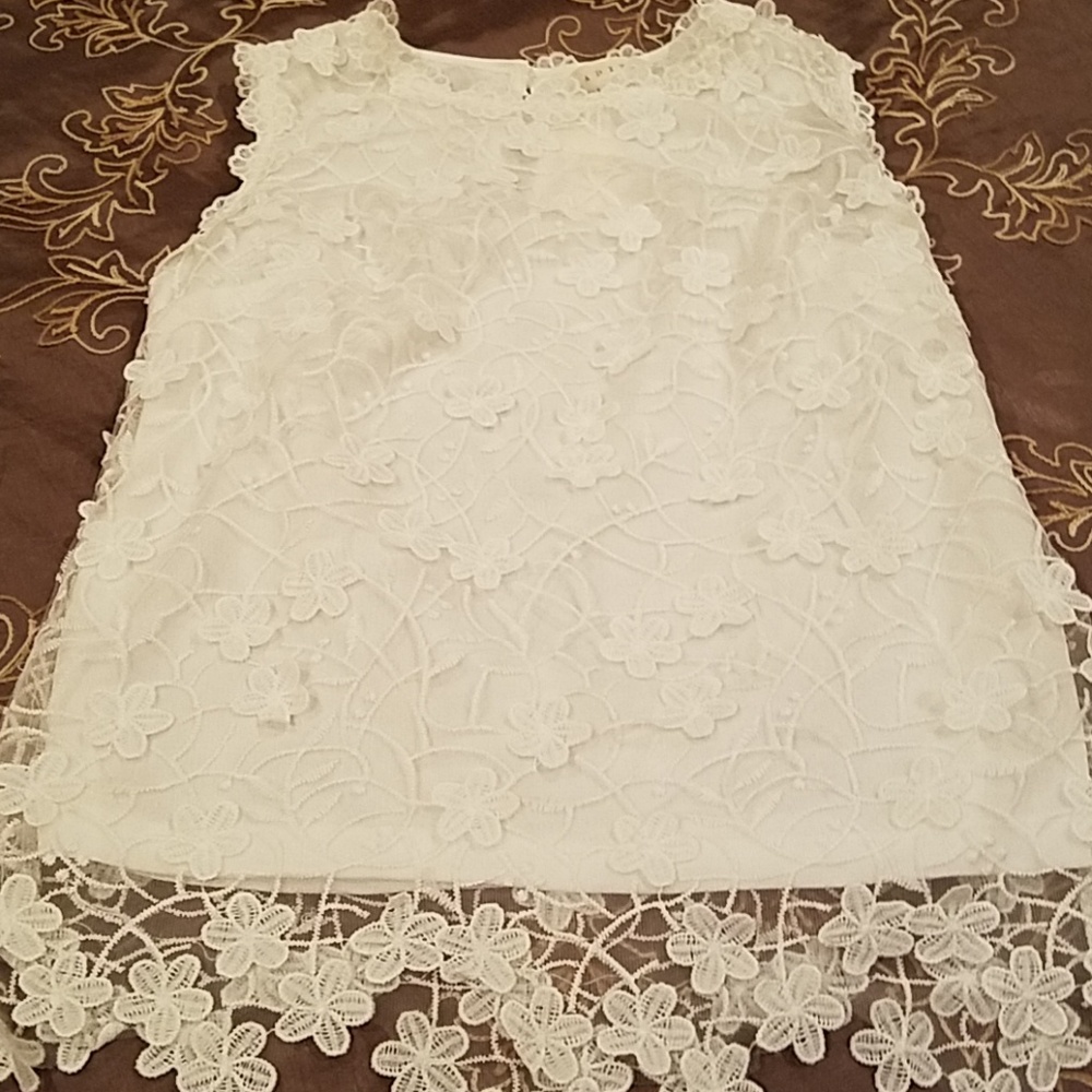 Beautiful, white sleeveless top .NWT